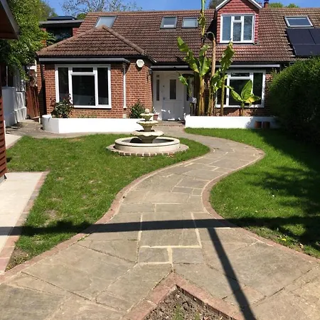 Self Contained Ensuite Double Bedroom With Own Entrance Free Off Street Parking